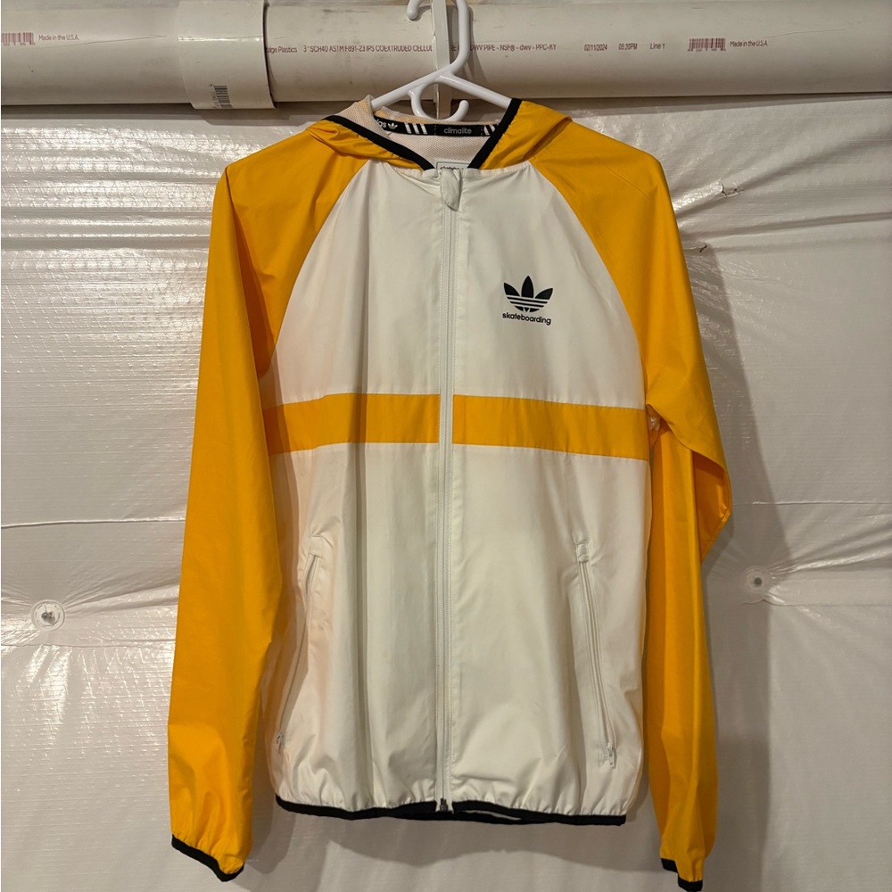 Adidas Windbreaker in Yellow and White